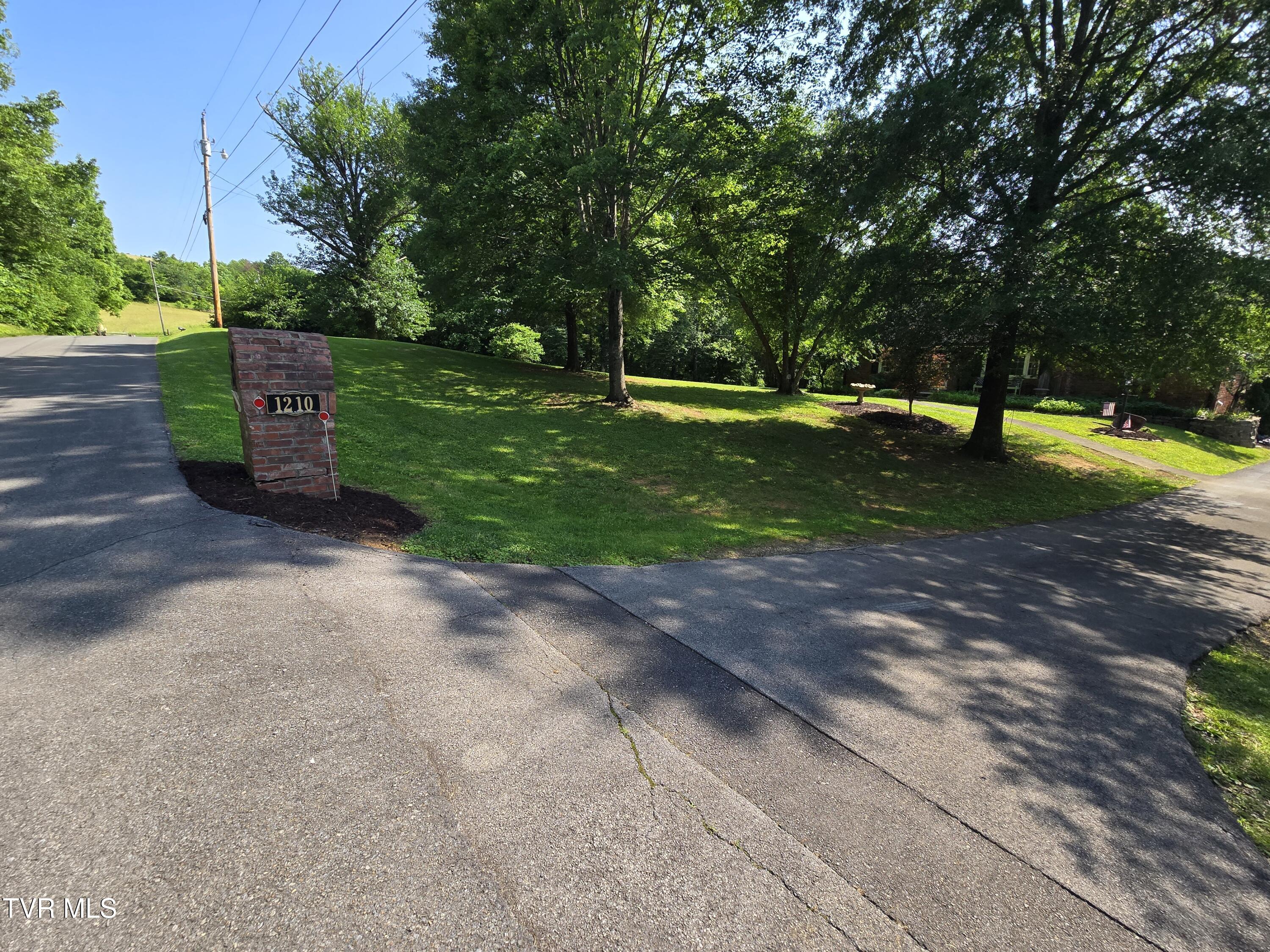 1210 Riverview Drive, Elizabethton, Tennessee image 3