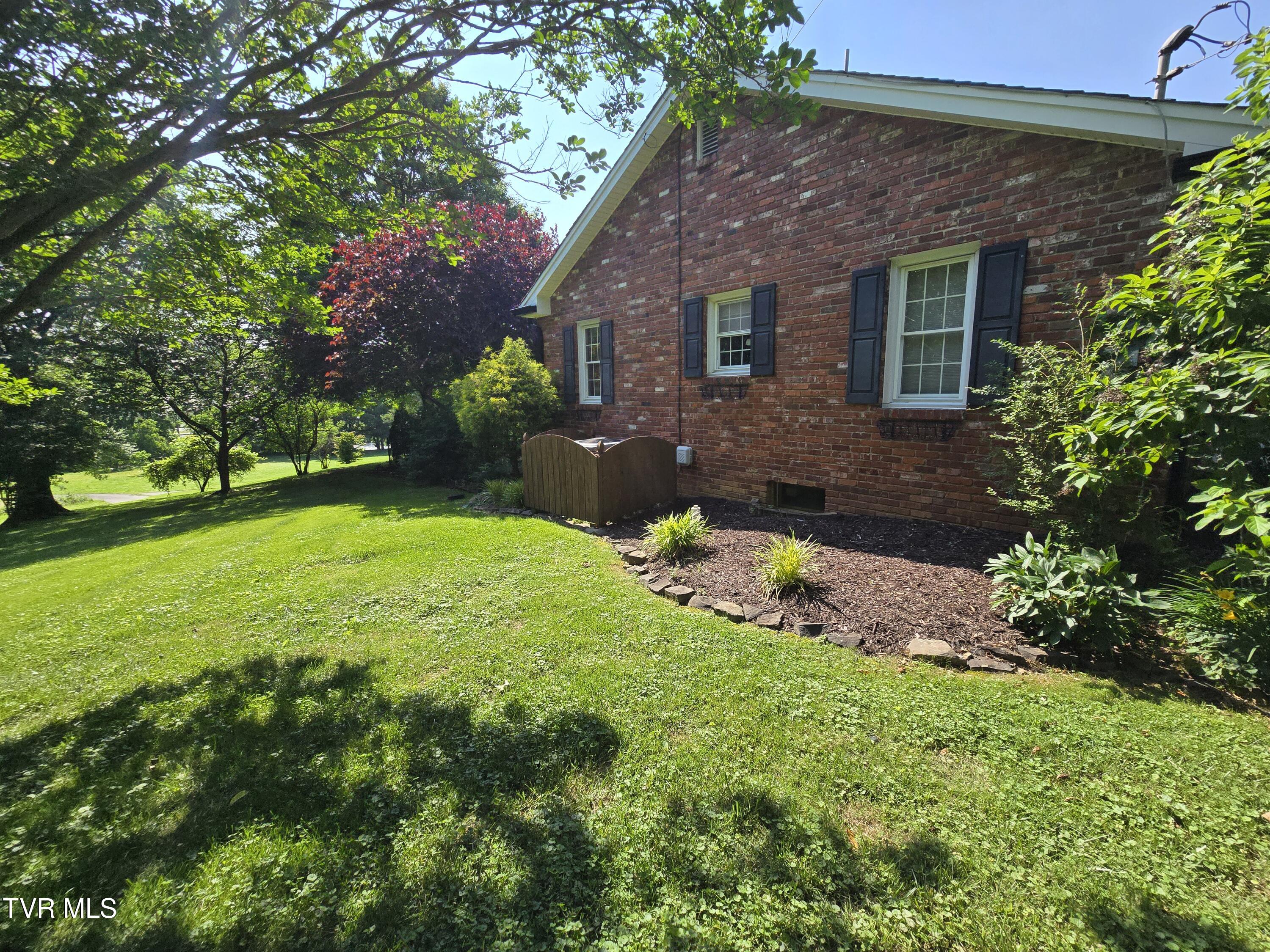 1210 Riverview Drive, Elizabethton, Tennessee image 11