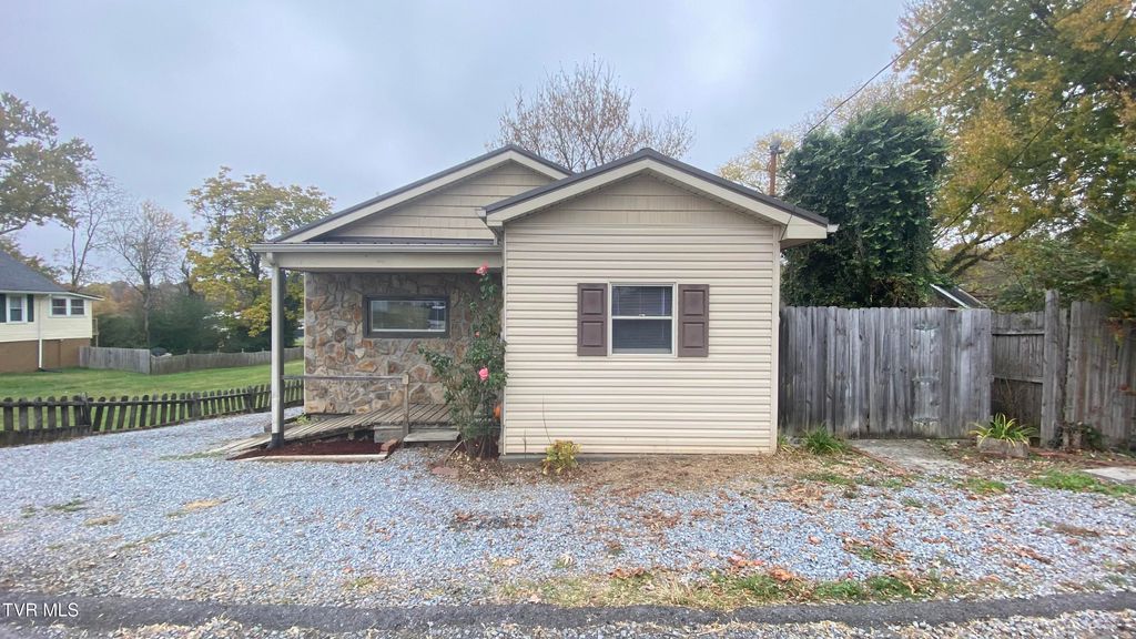 Photo of 207 North Street, Johnson City, TN 37604 (MLS # 9987944)