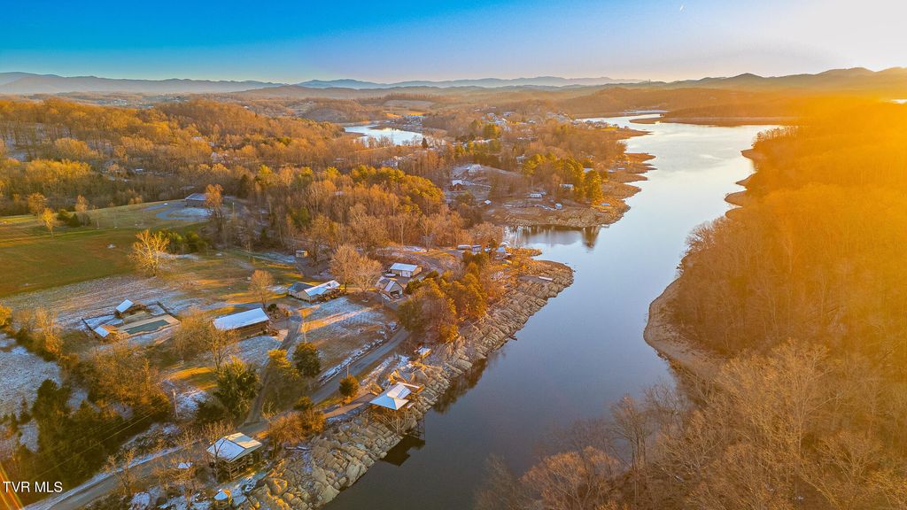 Photo of 2297 Turkey Ridge Lane, Piney Flats, TN 37686 (MLS # 9989334)