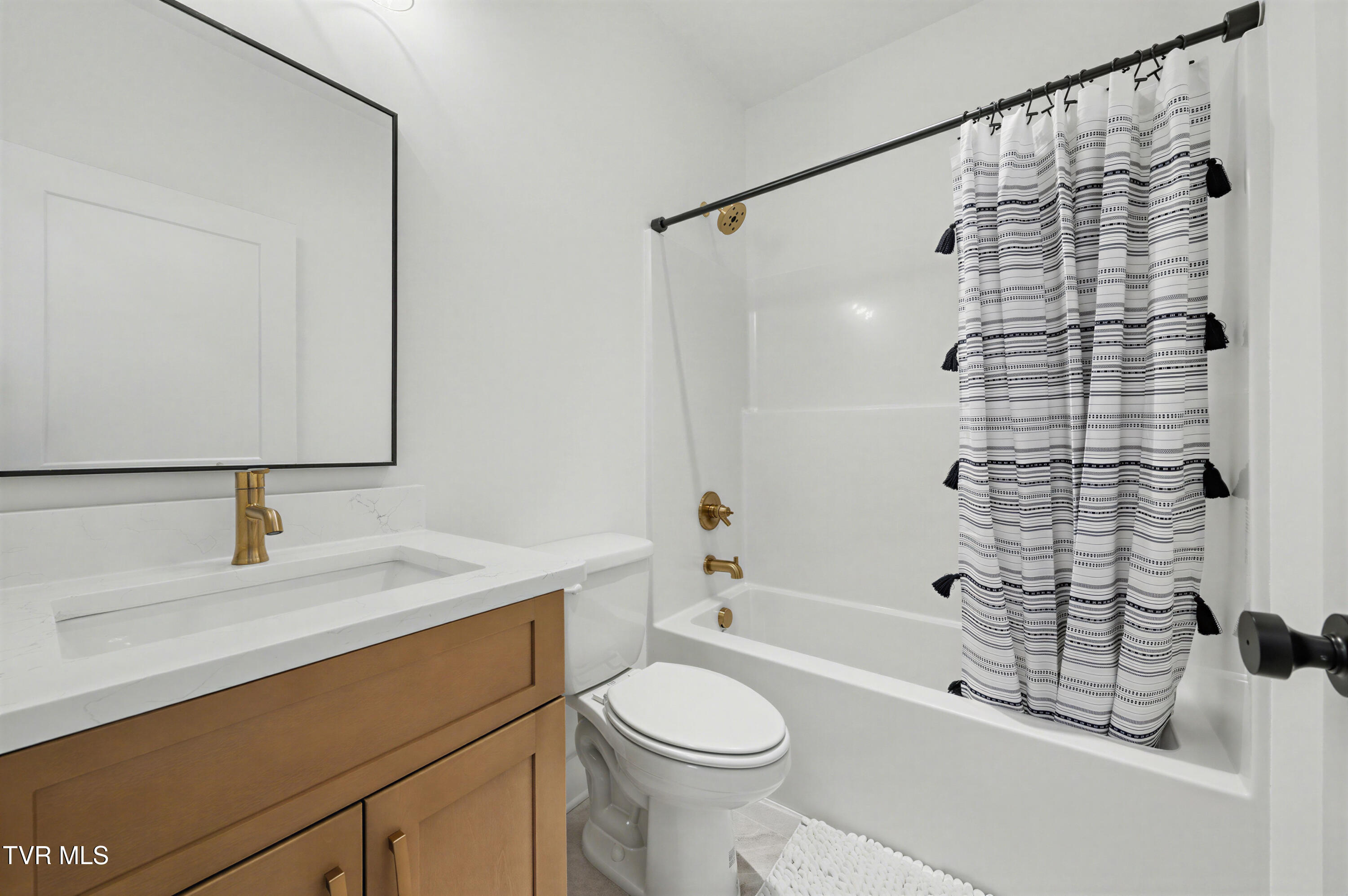 1519 &1521 Carroll Creek Road