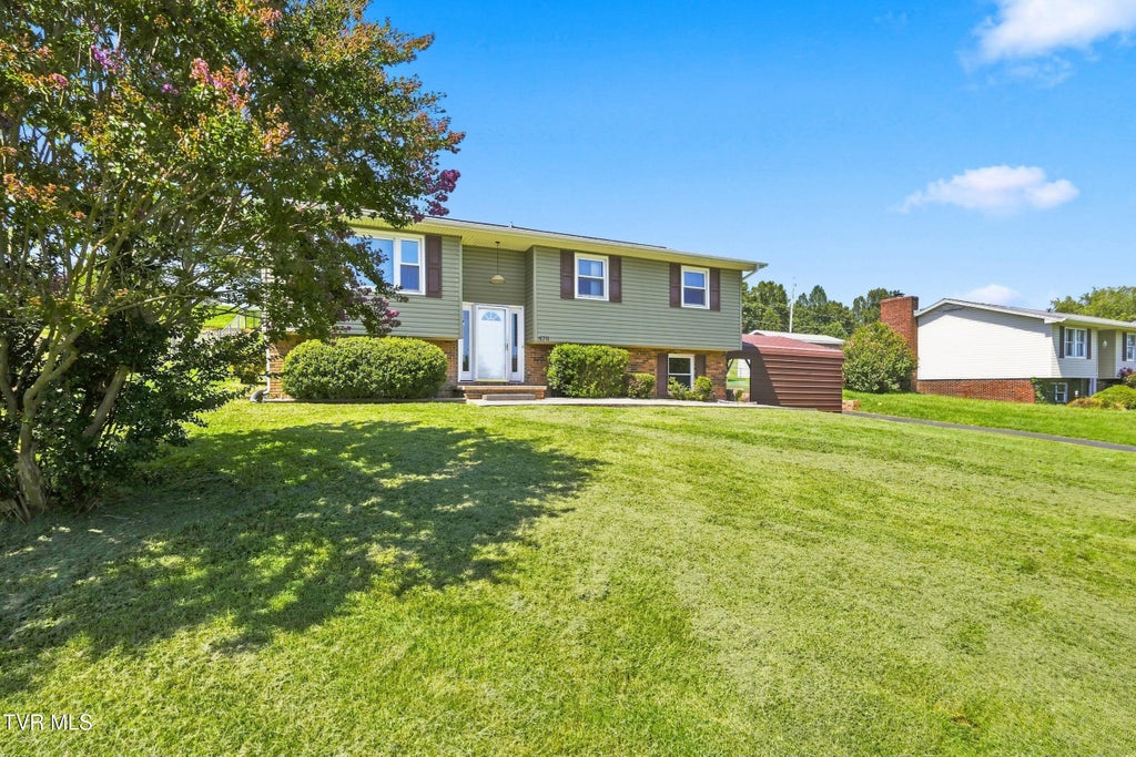 Photo of 470 Old Hickory Circle, Mount Carmel, TN 37645 (MLS # 10000160)