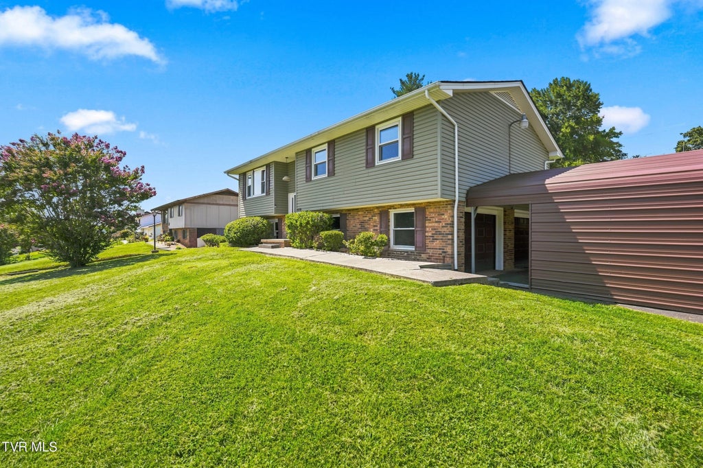 Photo of 470 Old Hickory Circle, Mount Carmel, TN 37645 (MLS # 10000160)