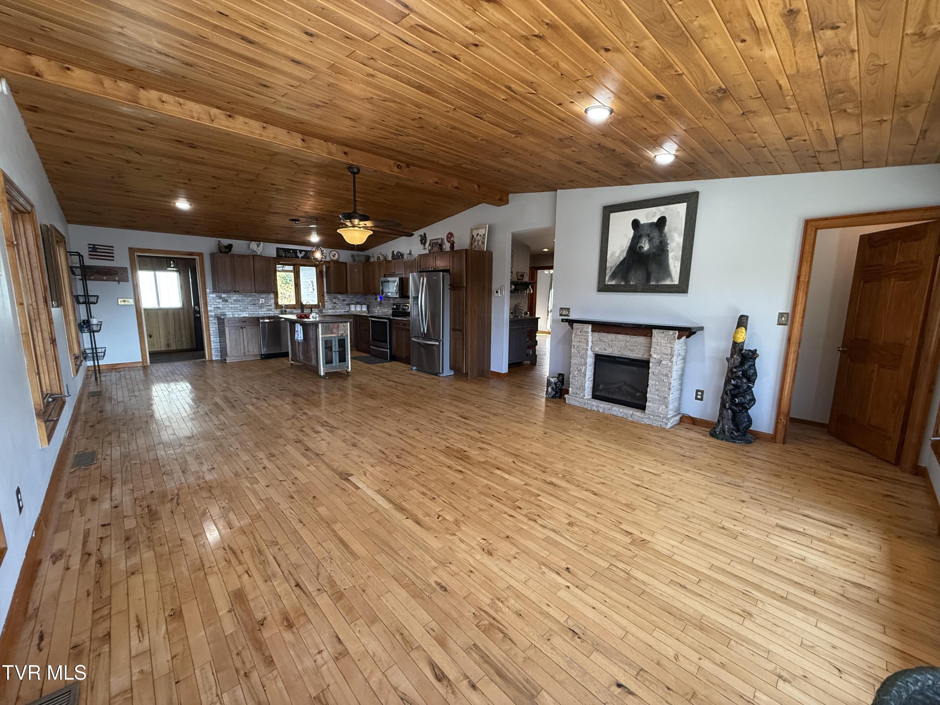 146 Bear Cage Road, Roan Mountain, Tennessee image 38