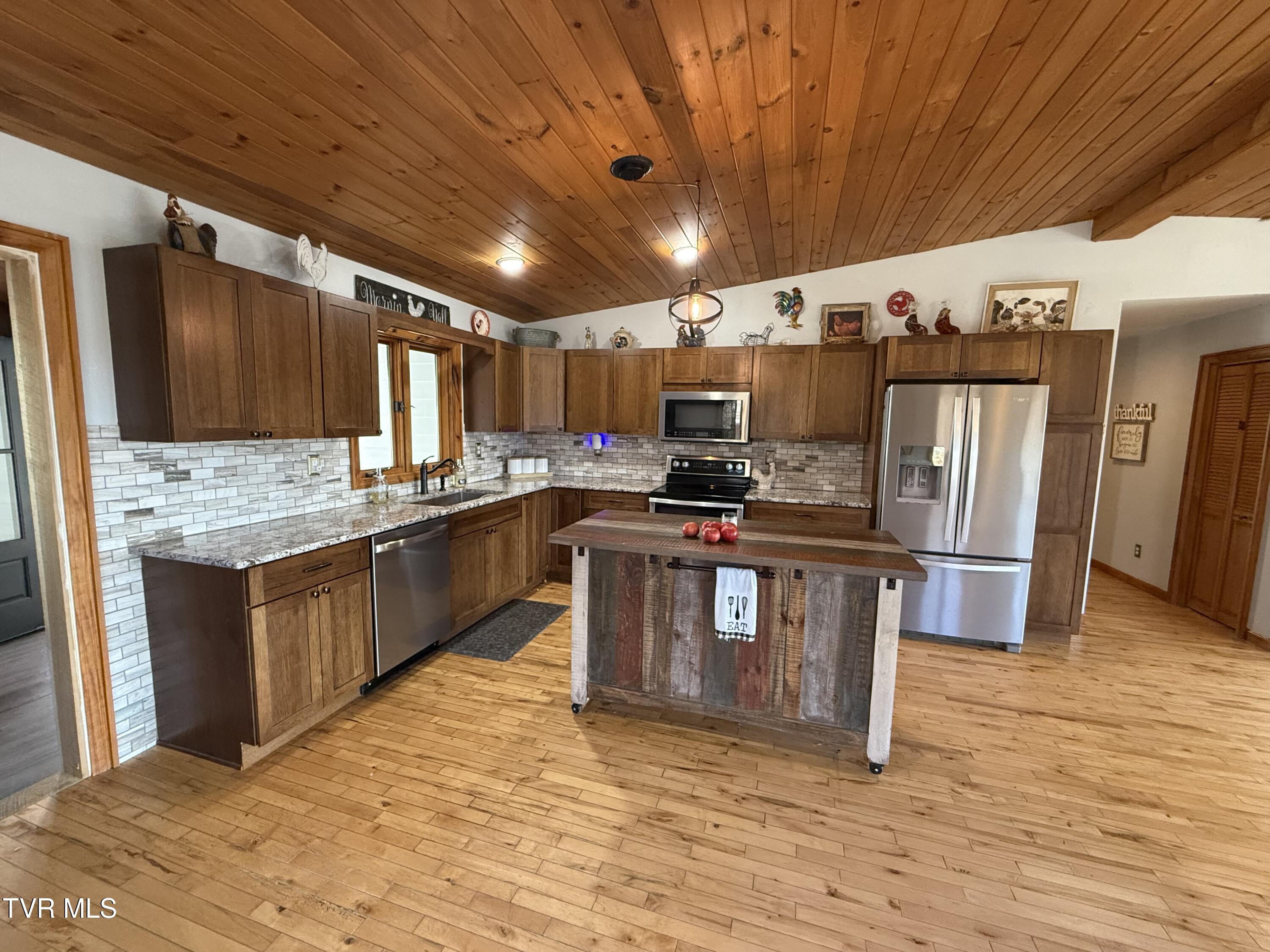 146 Bear Cage Road, Roan Mountain, Tennessee image 40