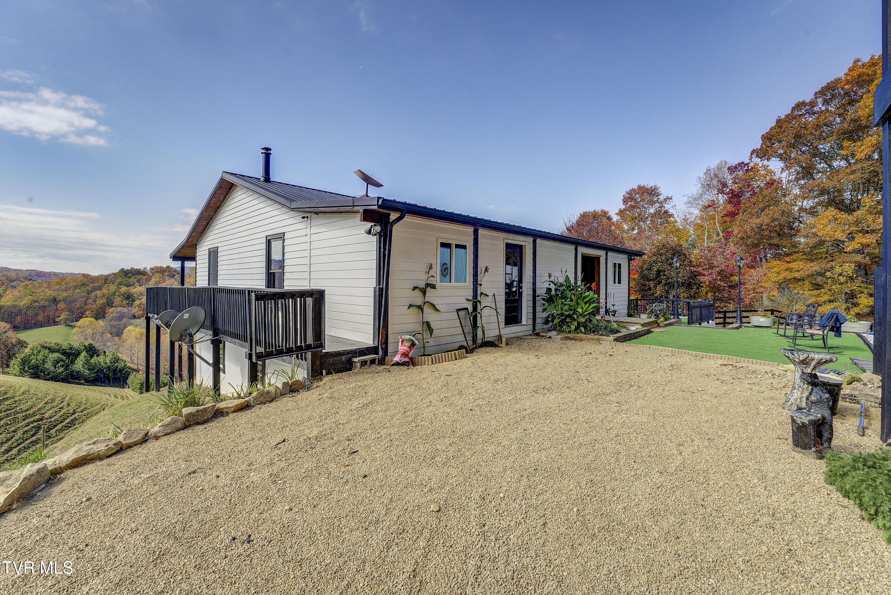 146 Bear Cage Road, Roan Mountain, Tennessee image 16