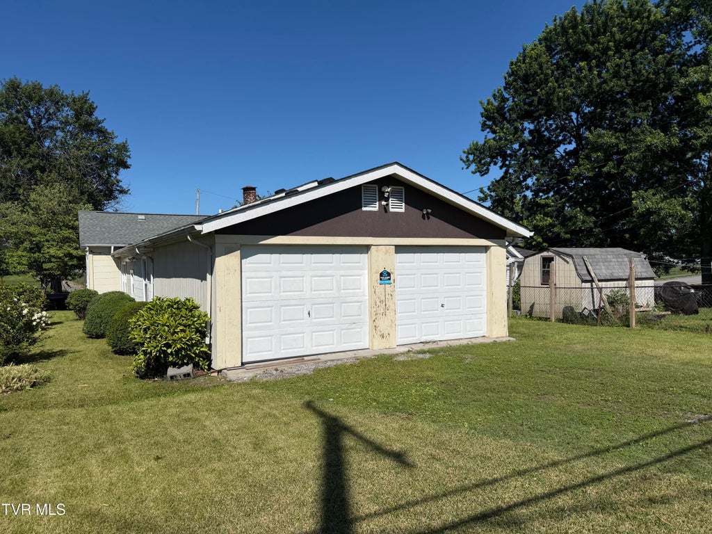 Photo of 554 Dale Street, Kingsport, TN 37660 (MLS # 9996336)
