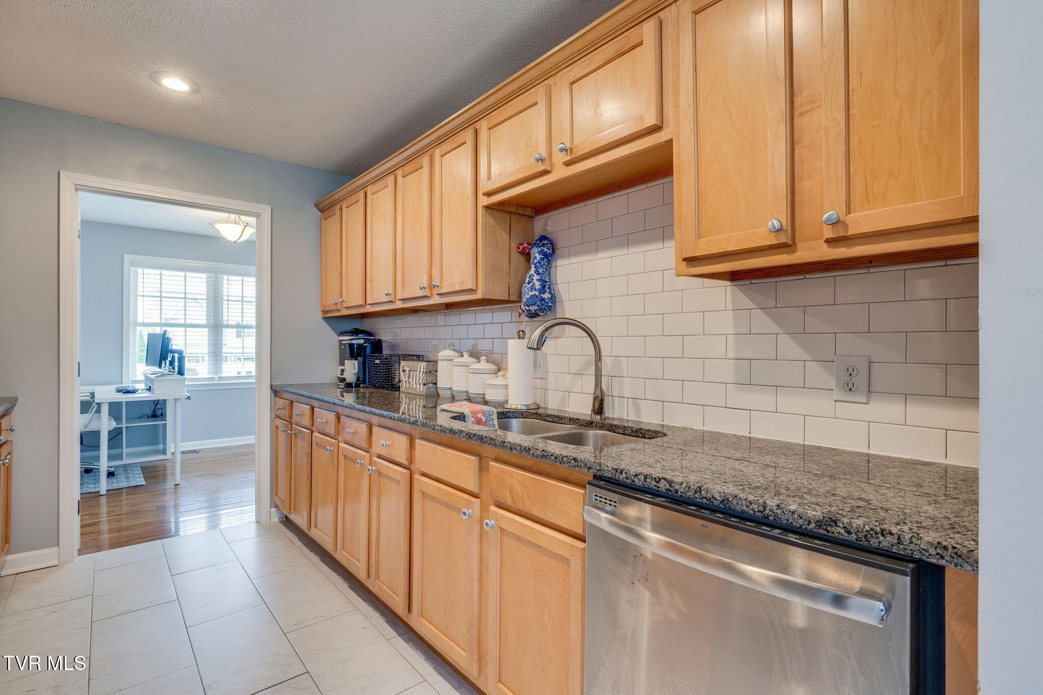 141 Violet Lane, Bluff City, Tennessee image 12