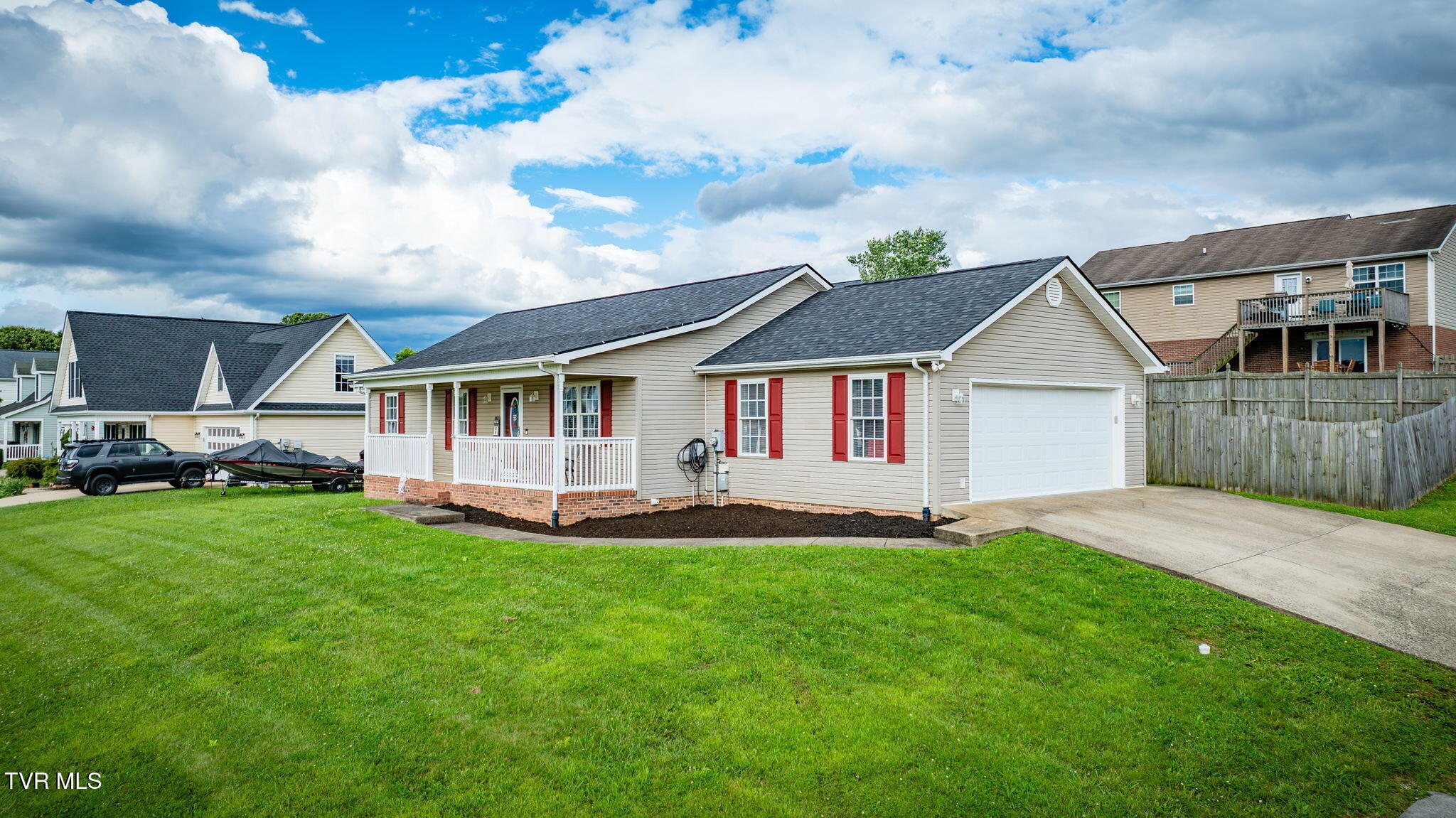 141 Violet Lane, Bluff City, Tennessee image 2