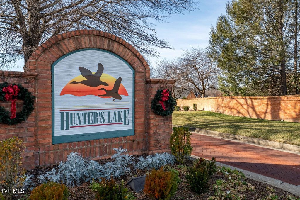 Photo of 1815 Waters Edge Drive, Johnson City, TN 37604 (MLS # 9990002)