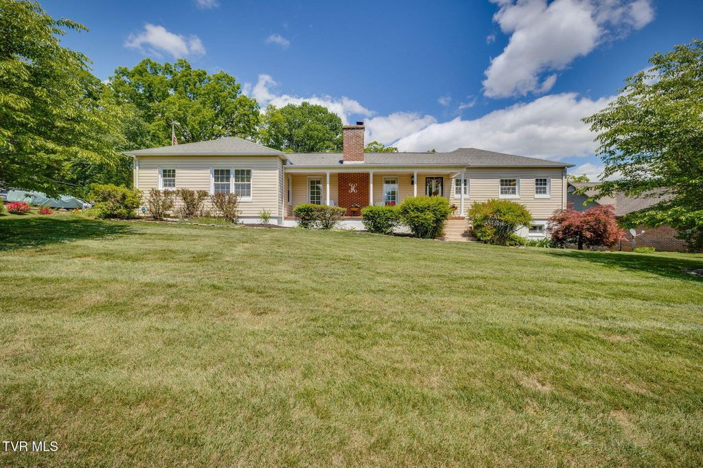 Photo of 3557 Crest Road, Kingsport, TN 37664 (MLS # 9995438)