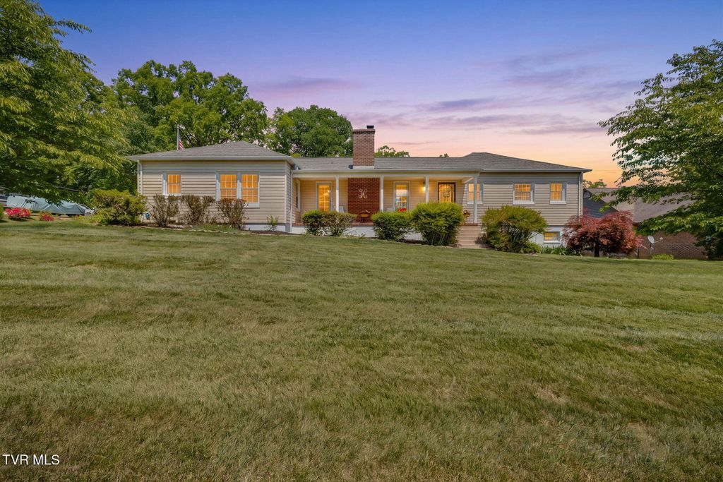 Photo of 3557 Crest Road, Kingsport, TN 37664 (MLS # 9995438)