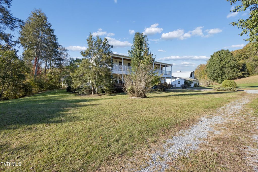 Photo of 244 Sinking Creek Road, Johnson City, TN 37601 (MLS # 9988822)