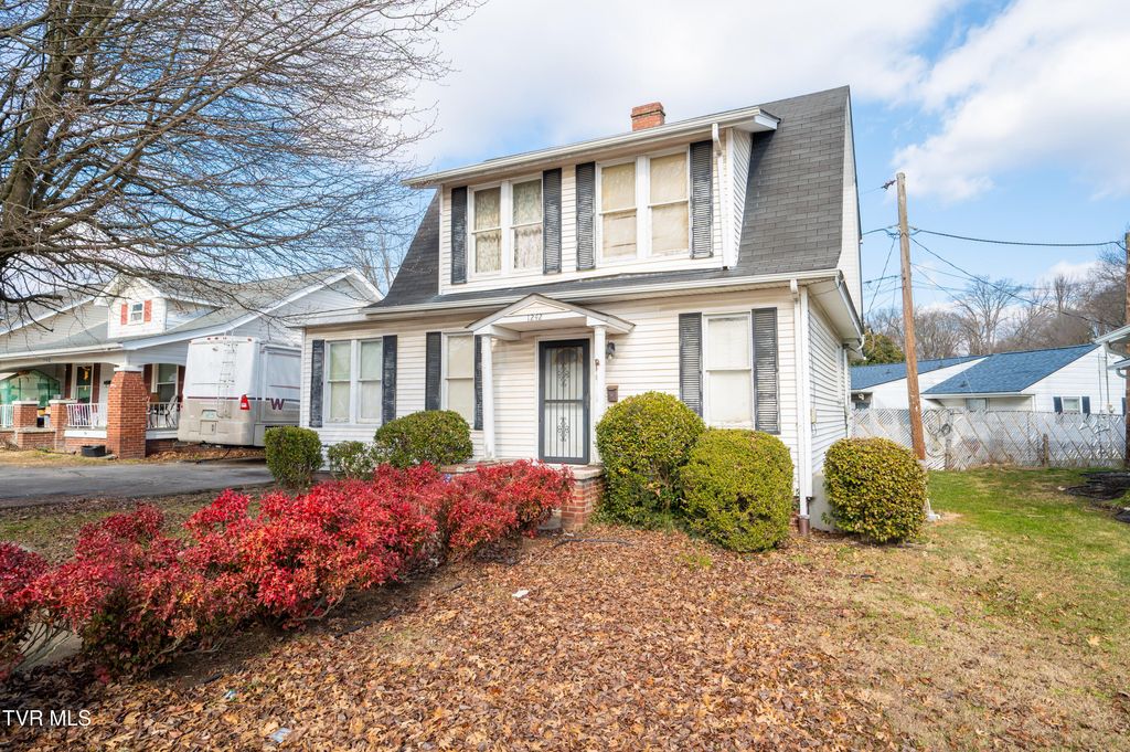 Photo of 1242 Center Street, Kingsport, TN 37660 (MLS # 9990665)