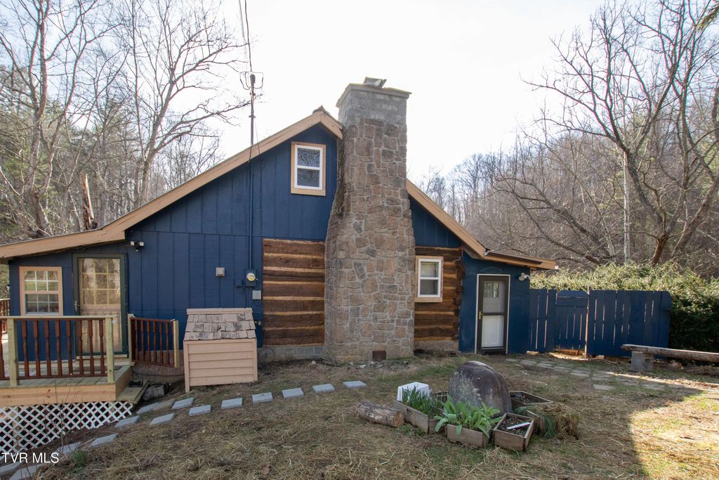 Photo of 331 Bear Cage Road, Roan Mountain, TN 37687 (MLS # 9992526)