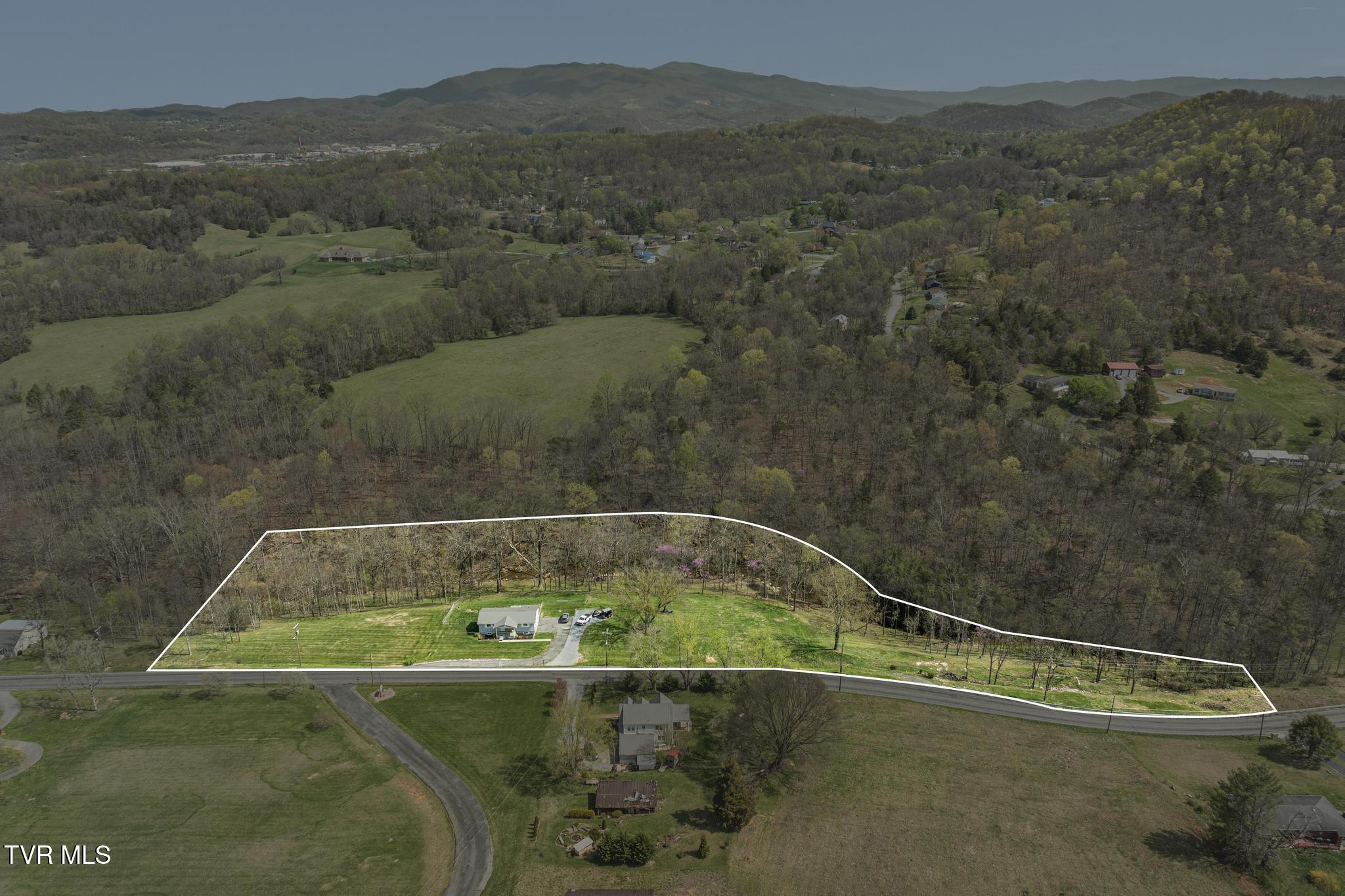 649 Gap Creek Road, Elizabethton, Tennessee image 2