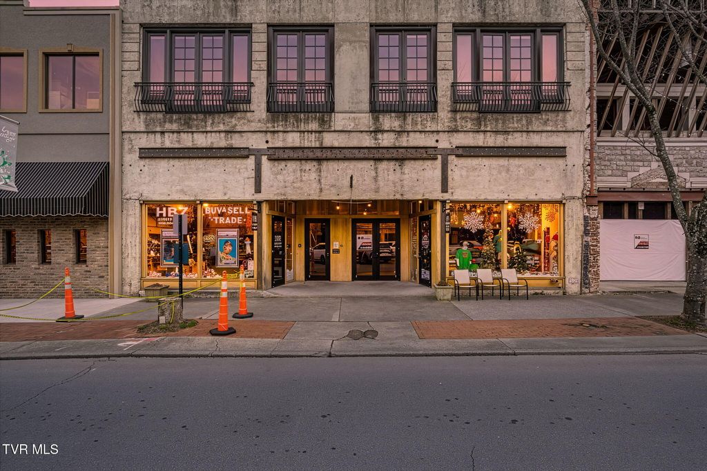 Photo of 217 Broad Street #306, Kingsport, TN 37660 (MLS # 9990207)