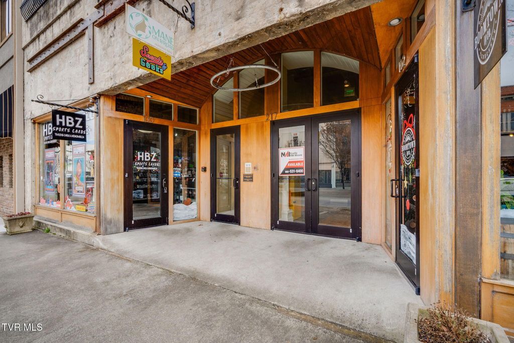 Photo of 217 Broad Street #306, Kingsport, TN 37660 (MLS # 9990207)