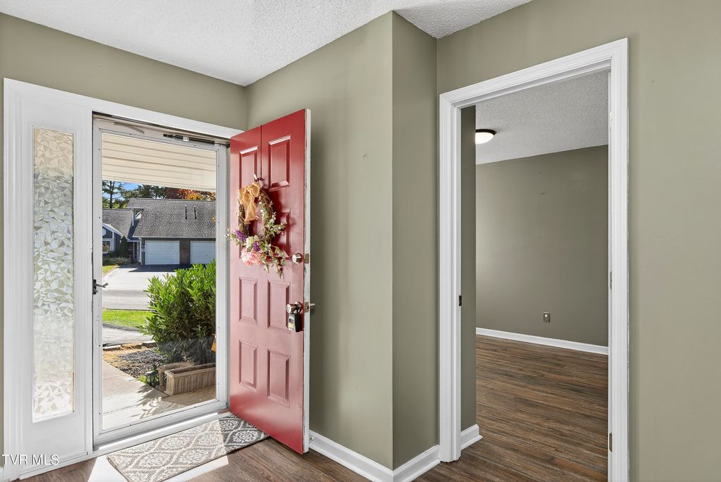 Photo of 118 Timberbrook Drive Drive #118, Bristol, VA 24201 (MLS # 9987410)