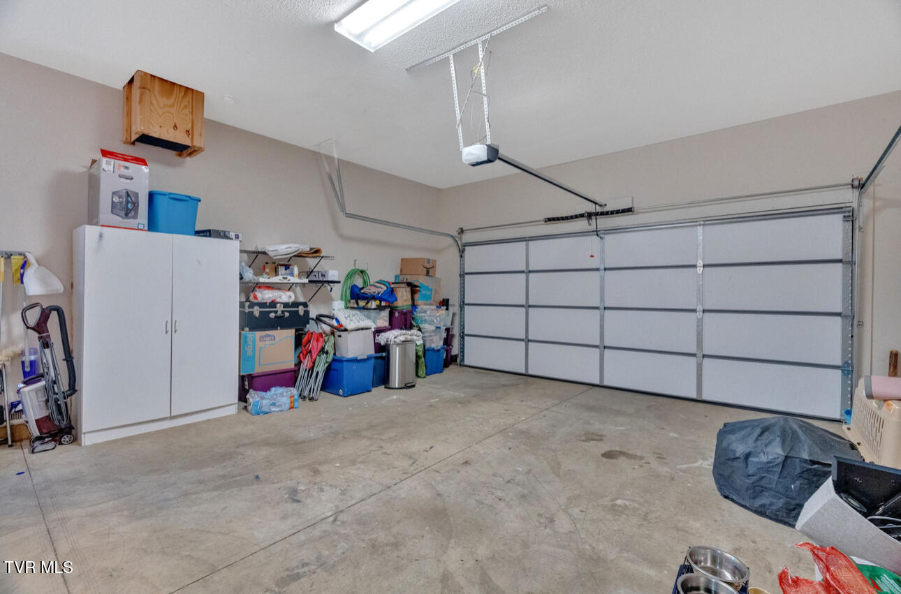 1019 Meadow Brook Drive, Unicoi, Tennessee image 31
