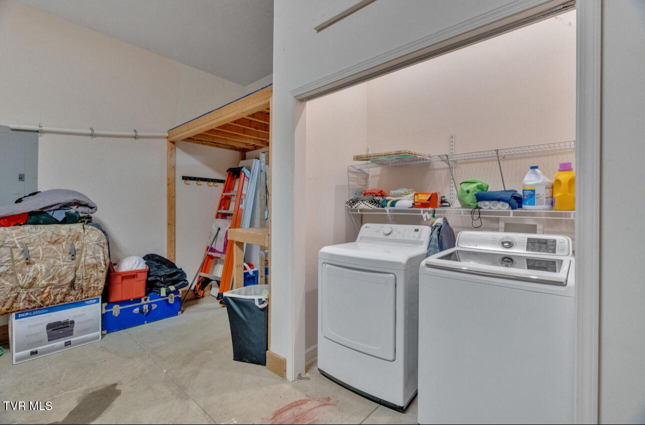 1019 Meadow Brook Drive, Unicoi, Tennessee image 32