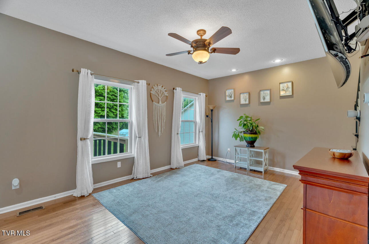 1019 Meadow Brook Drive, Unicoi, Tennessee image 20