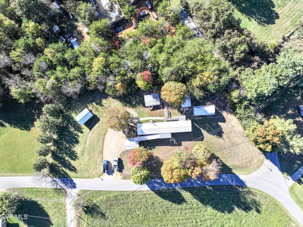 Photo of 885 Anderson Loop, Greeneville, TN 37743 (MLS # 9987271)
