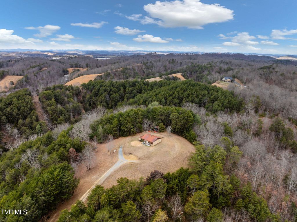 Photo of 1135 Piney Flats Road, Watauga, TN 37694 (MLS # 9990378)
