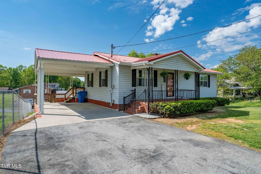 Photo of 518 Main Street, Jonesborough, TN 37659 (MLS # 9994326)