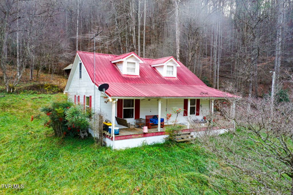 Photo of 709 Johns Creek Road, Del Rio, TN 37727 (MLS # 9992284)