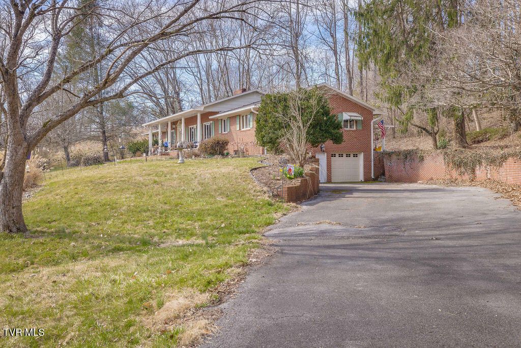 Photo of 250 Hummingbird Lane, Unicoi, TN 37692 (MLS # 9991999)
