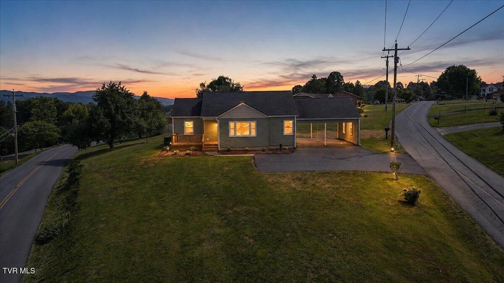 Photo of 2286 Dave Buck Road, Johnson City, TN 37601 (MLS # 9996503)