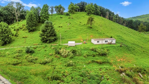 Homes For Sale - 18026 Confederate Road<br/> Glade Spring, VA 24340