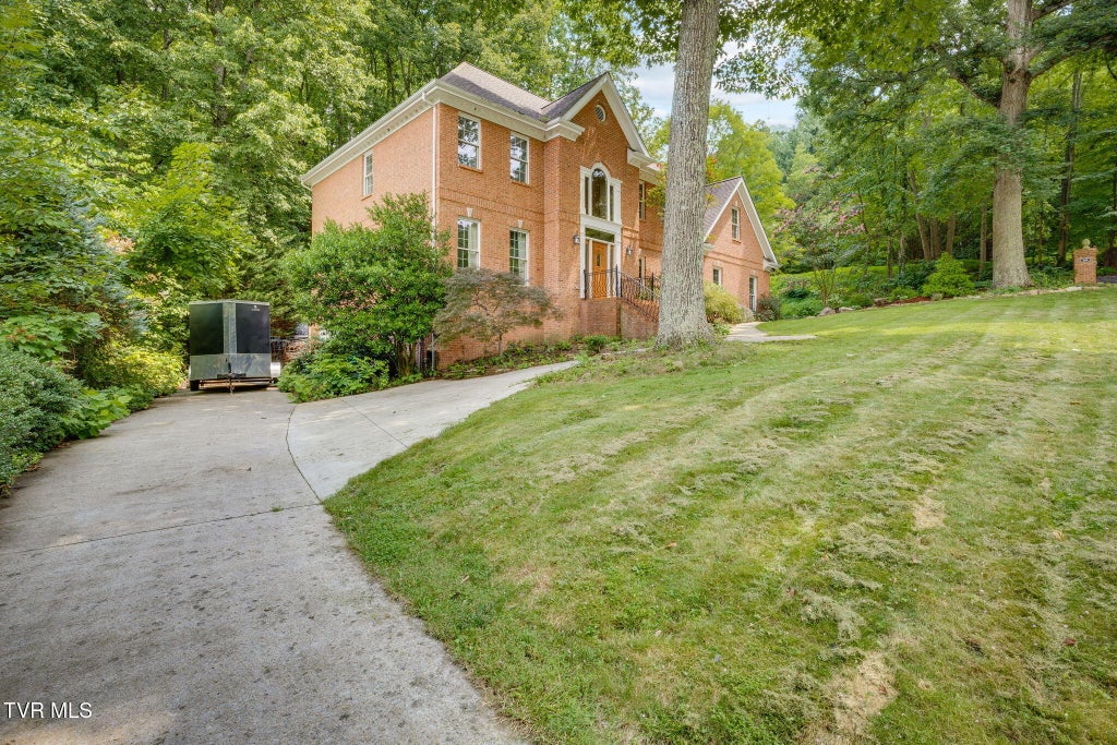 Photo of 1808 Bramblewood Drive, Kingsport, TN 37660 (MLS # 9998941)