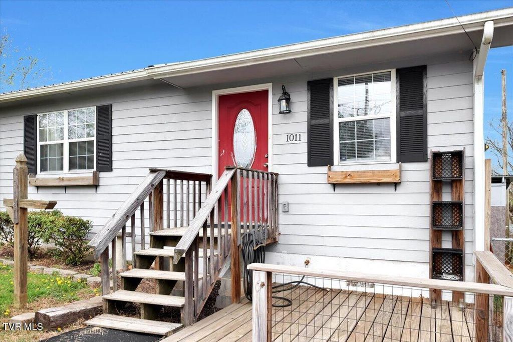 Photo of 1011 Stonegate Road, Kingsport, TN 37660 (MLS # 9993411)