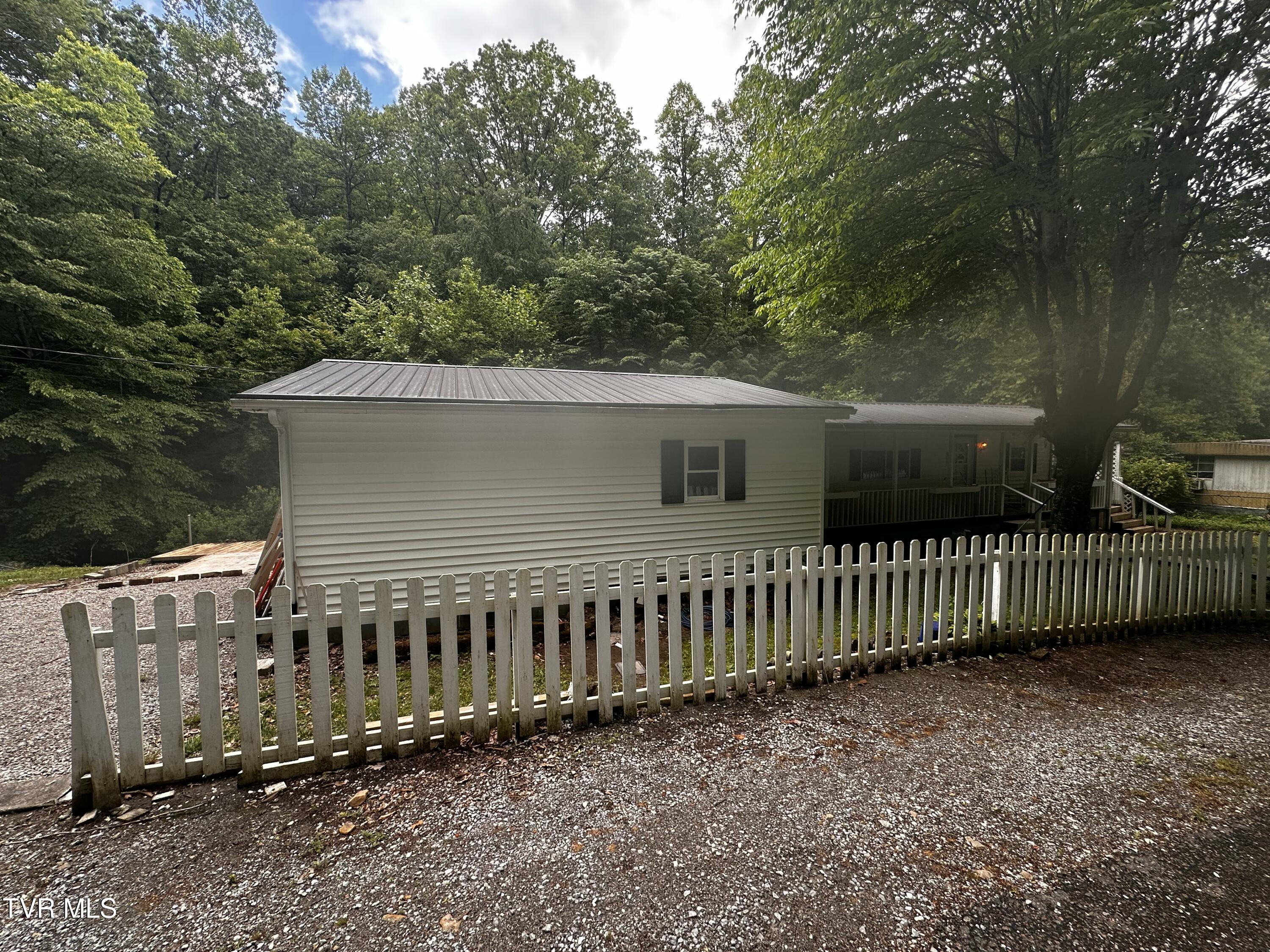 11510 Dogwood Lane, Pound, Virginia image 3