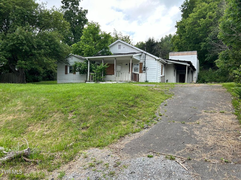 Photo of 531 Mullins Street, Wise, VA 24293 (MLS # 9981948)