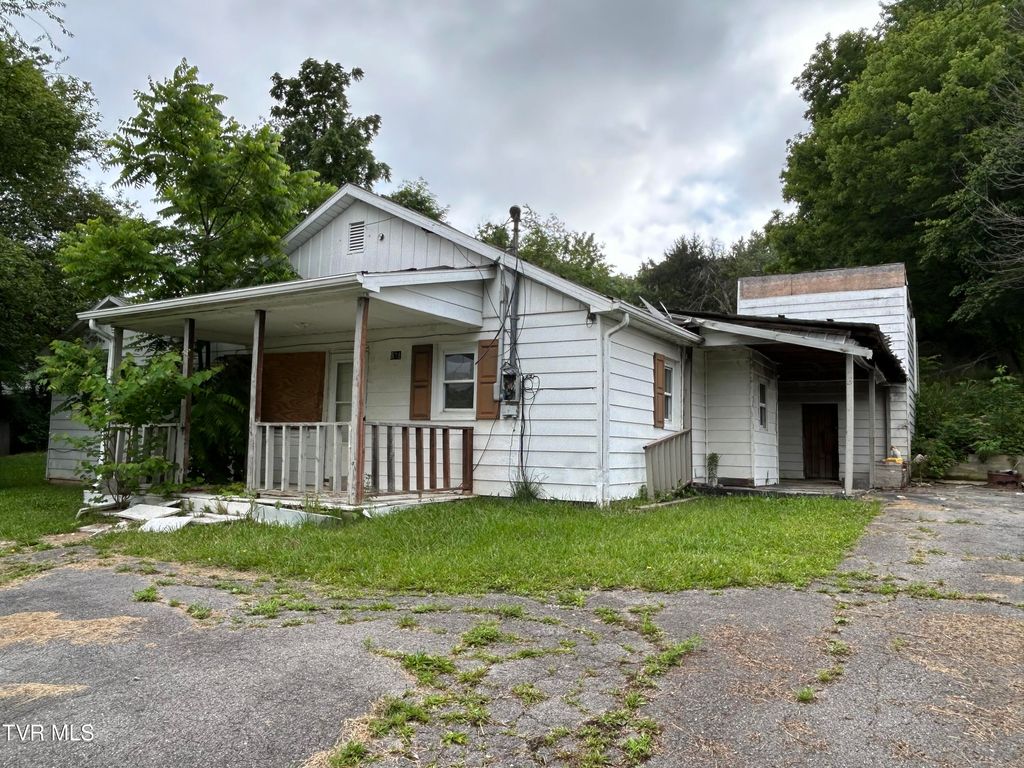 Photo of 531 Mullins Street, Wise, VA 24293 (MLS # 9981948)