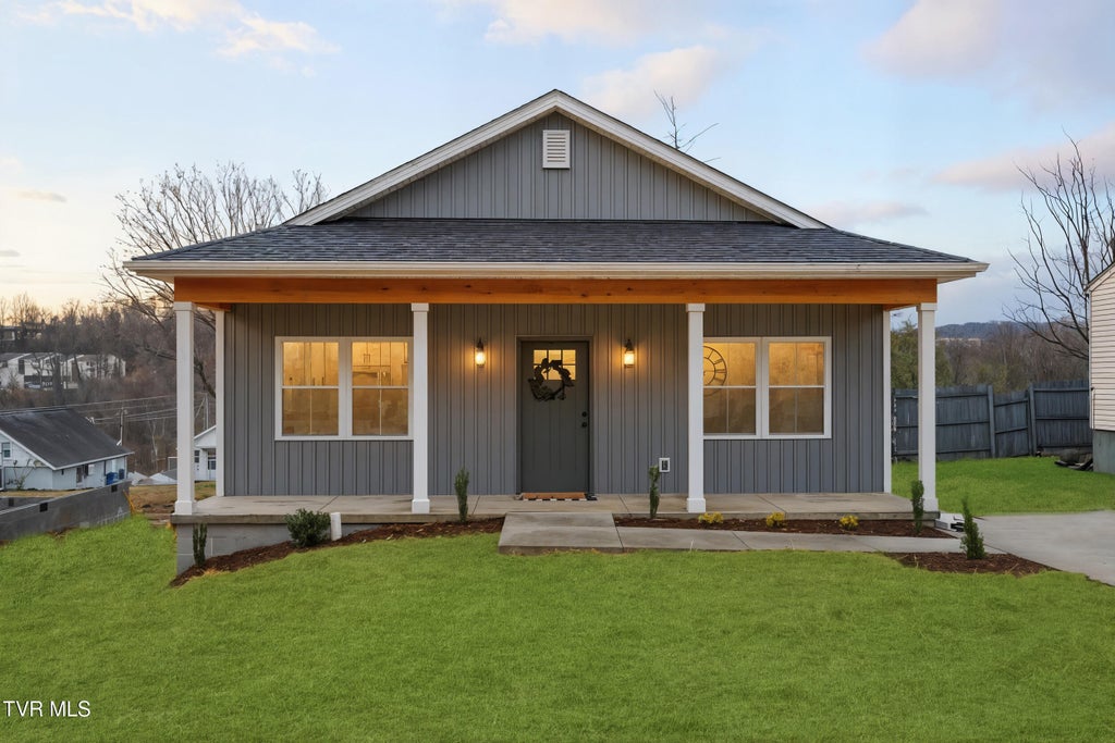 Photo of 348 Carr Drive, Blountville, TN 37617 (MLS # 10002537)