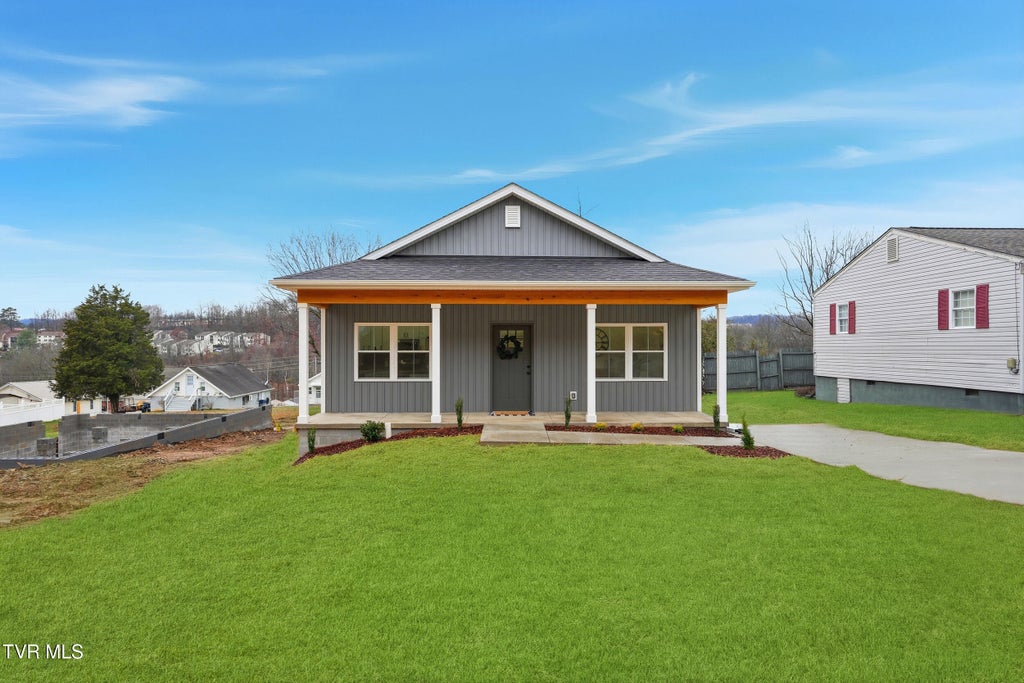 Photo of 348 Carr Drive, Blountville, TN 37617 (MLS # 10002537)