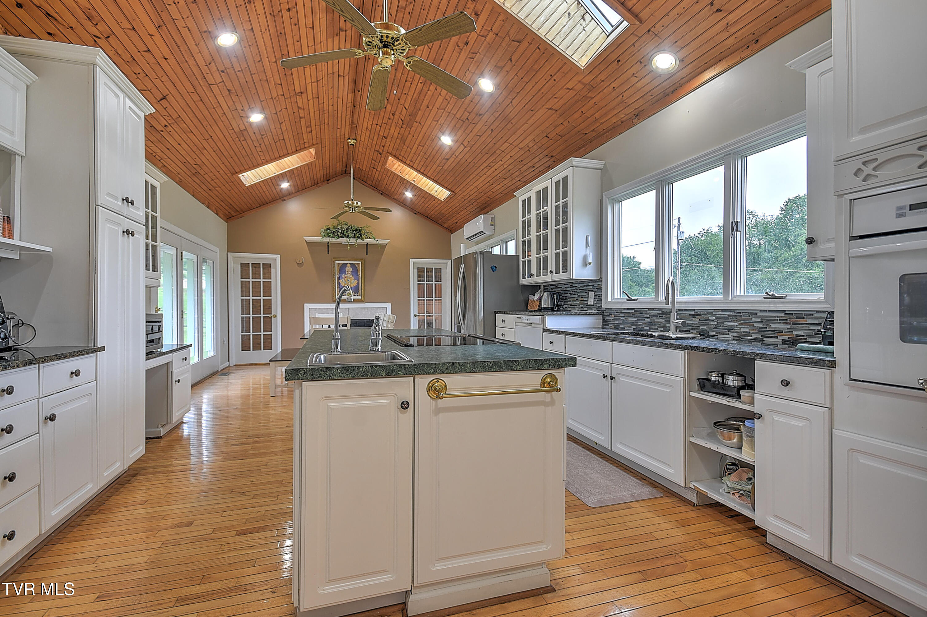 15497 Porterfield Highway, Abingdon, Virginia image 22
