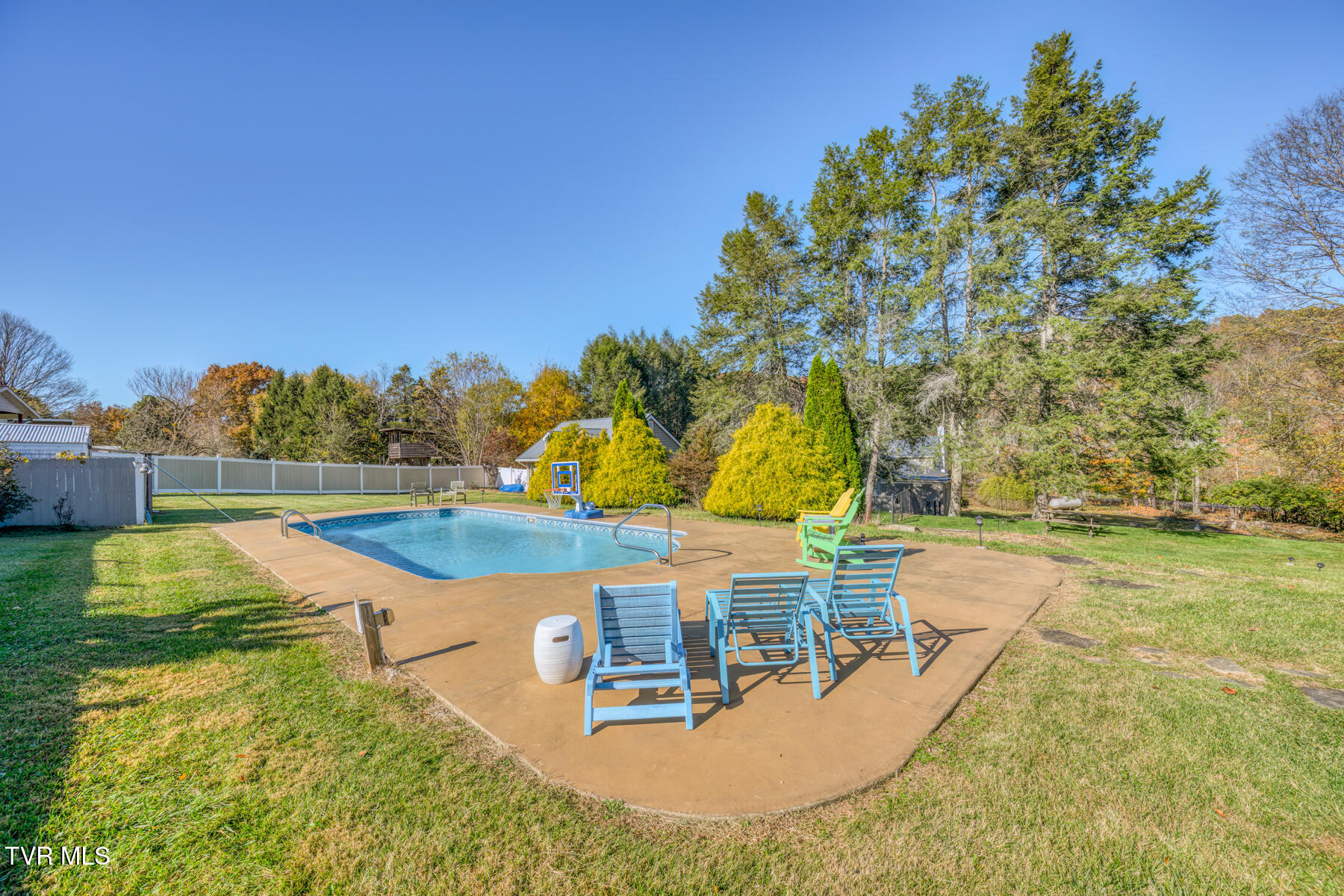 Johnson City, Tennessee 37601, United States, 3 Bedrooms Bedrooms, ,2 BathroomsBathrooms,Residential,Pending,34448