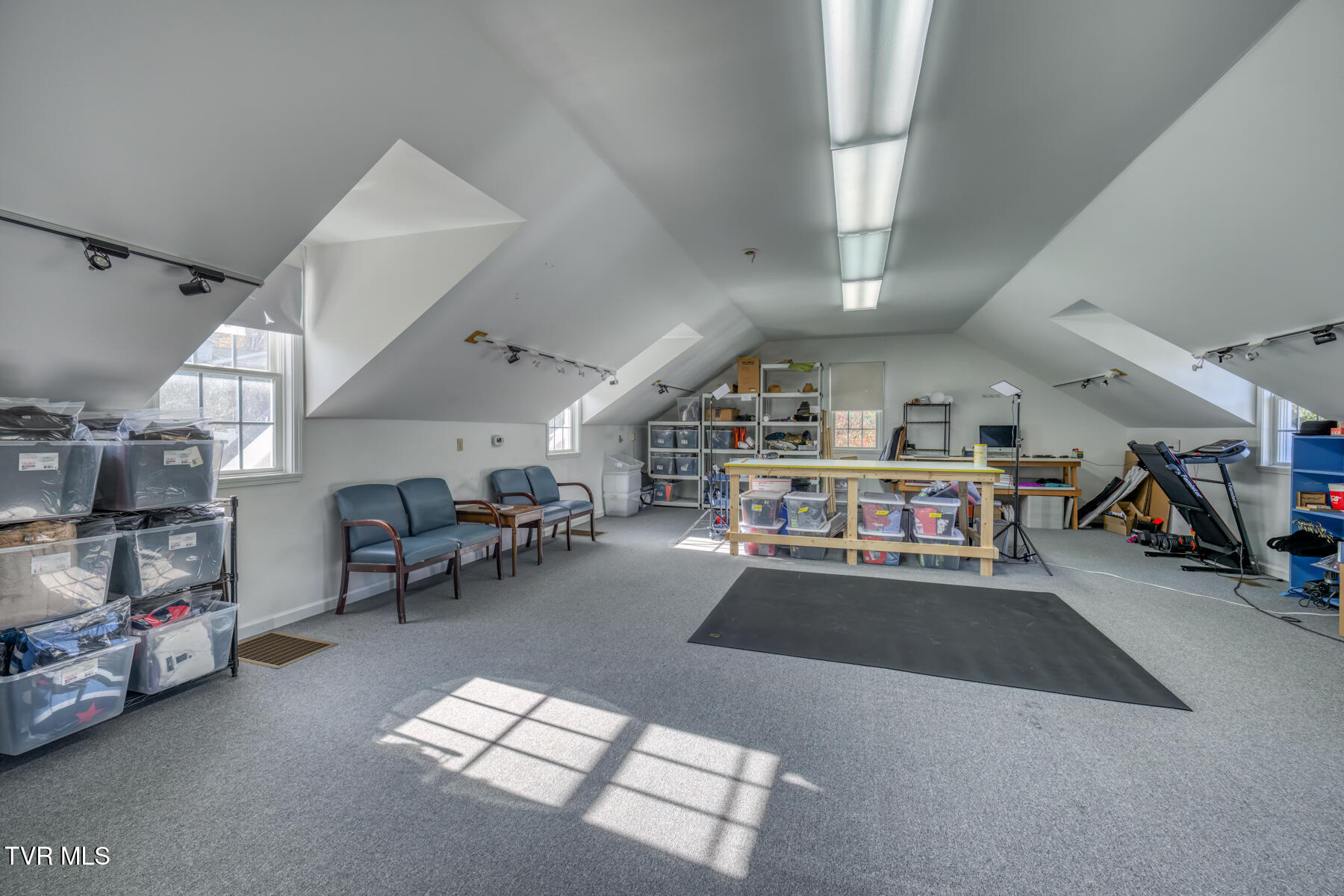 Johnson City, Tennessee 37601, United States, 3 Bedrooms Bedrooms, ,2 BathroomsBathrooms,Residential,Pending,34448