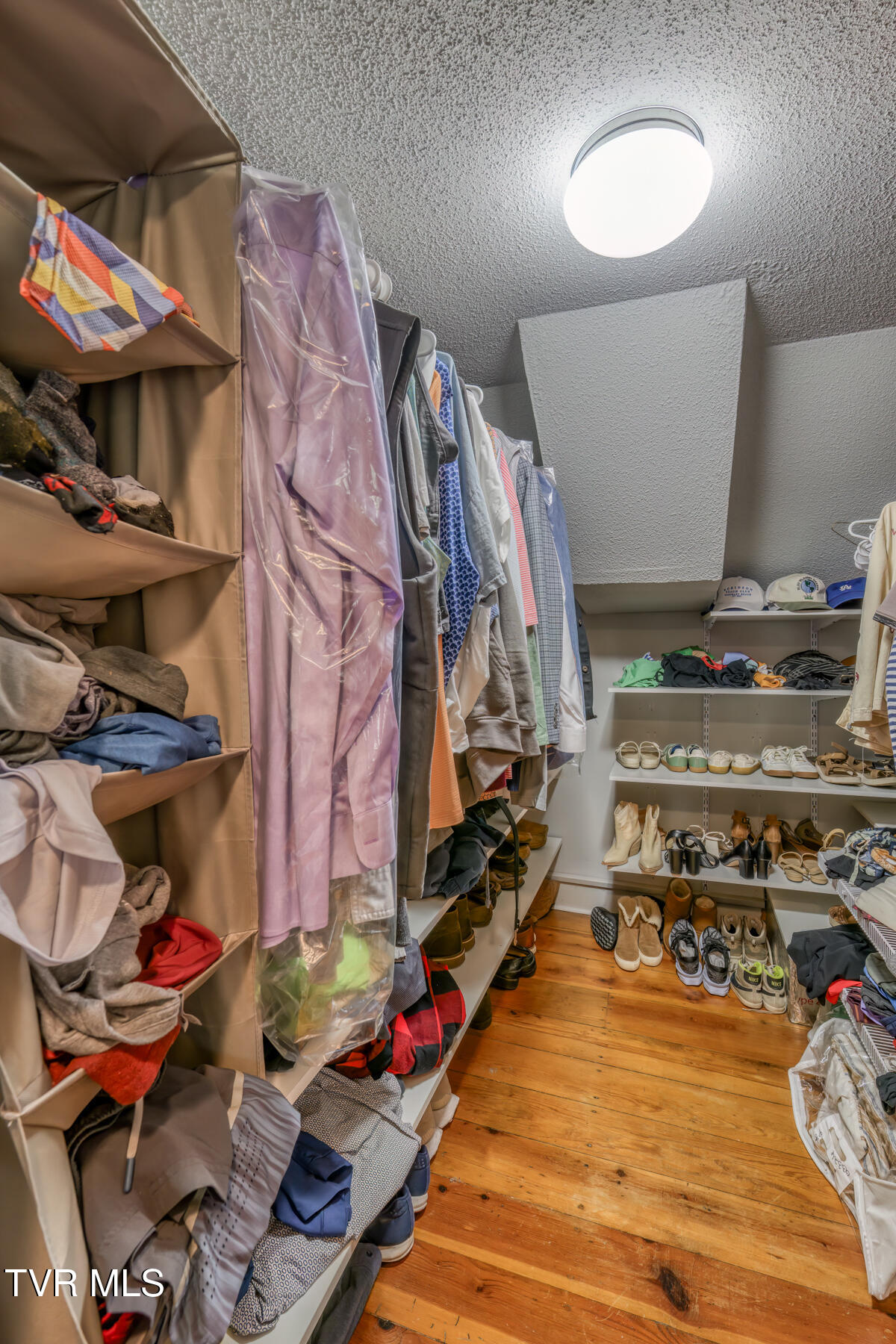 Johnson City, Tennessee 37601, United States, 3 Bedrooms Bedrooms, ,2 BathroomsBathrooms,Residential,Pending,34448