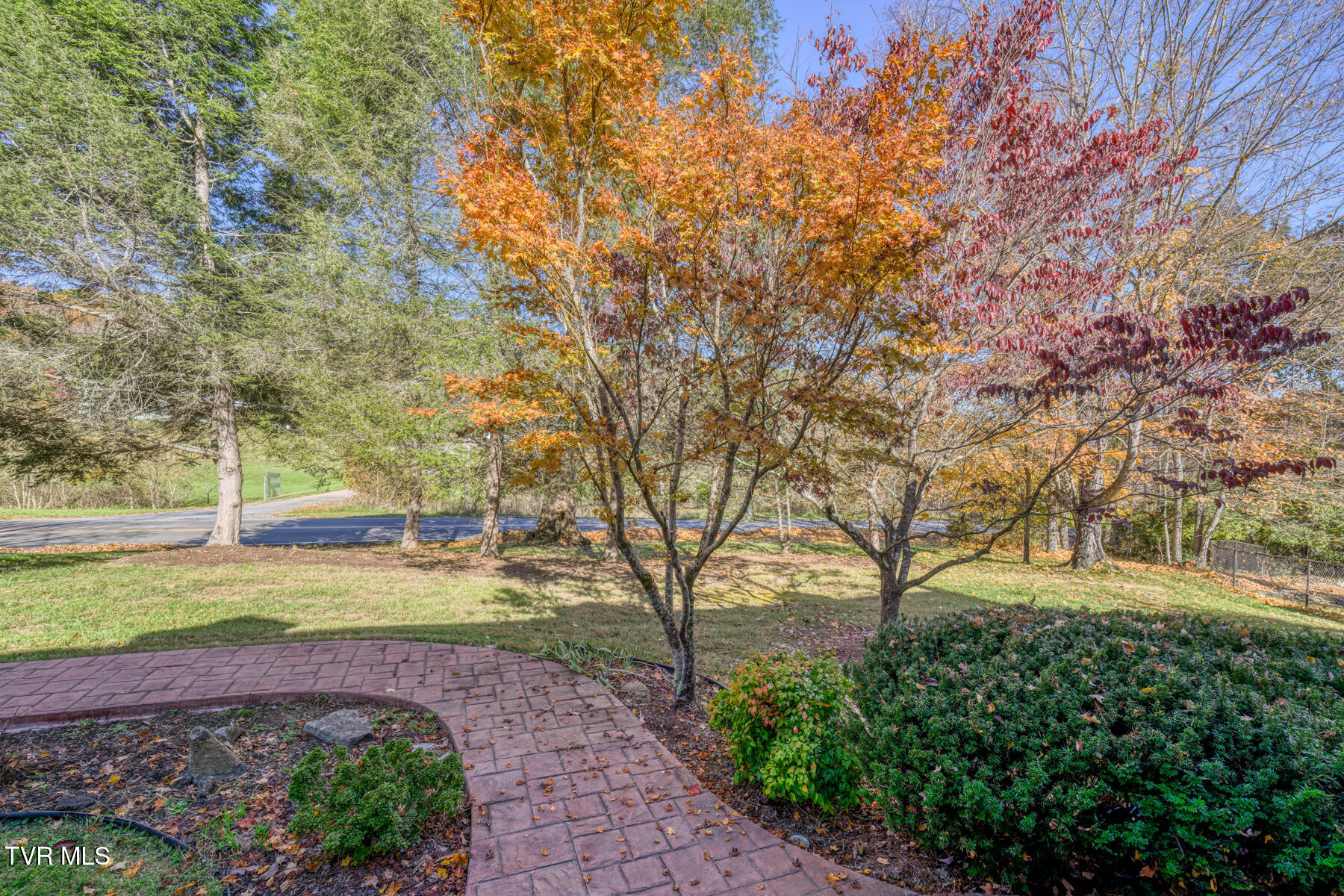 Johnson City, Tennessee 37601, United States, 3 Bedrooms Bedrooms, ,2 BathroomsBathrooms,Residential,Pending,34448