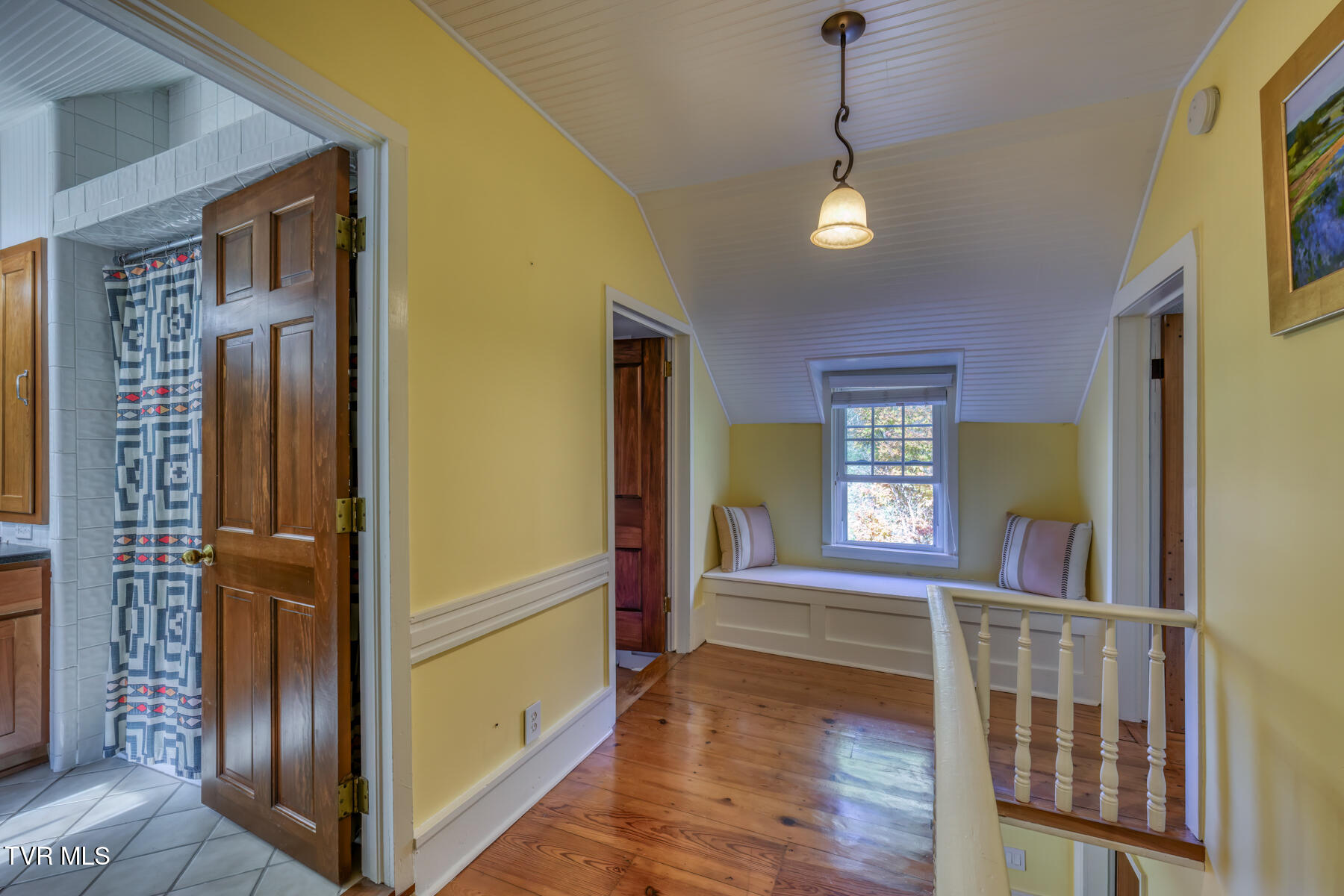 Johnson City, Tennessee 37601, United States, 3 Bedrooms Bedrooms, ,2 BathroomsBathrooms,Residential,Pending,34448