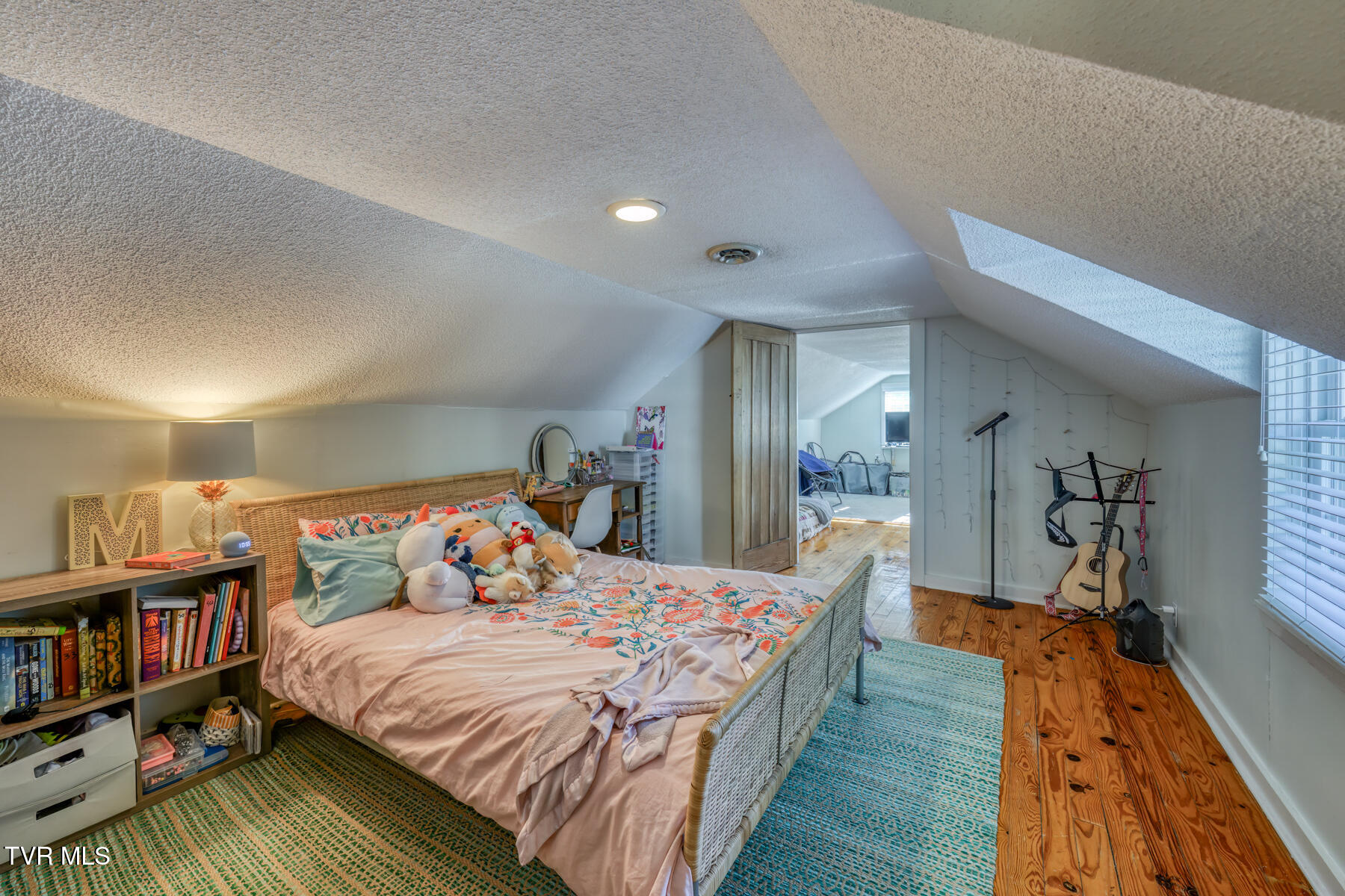 Johnson City, Tennessee 37601, United States, 3 Bedrooms Bedrooms, ,2 BathroomsBathrooms,Residential,Pending,34448