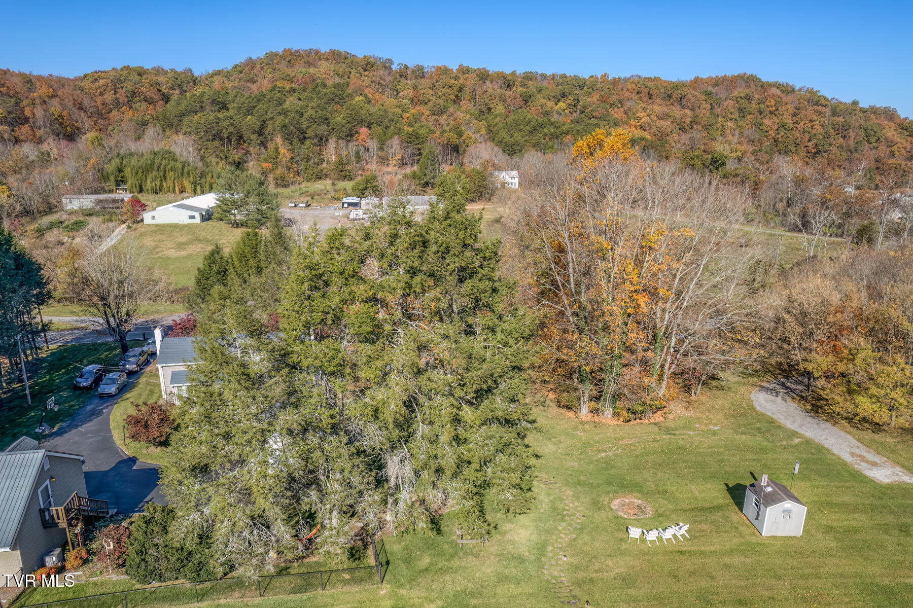 Johnson City, Tennessee 37601, United States, 3 Bedrooms Bedrooms, ,2 BathroomsBathrooms,Residential,Pending,34448