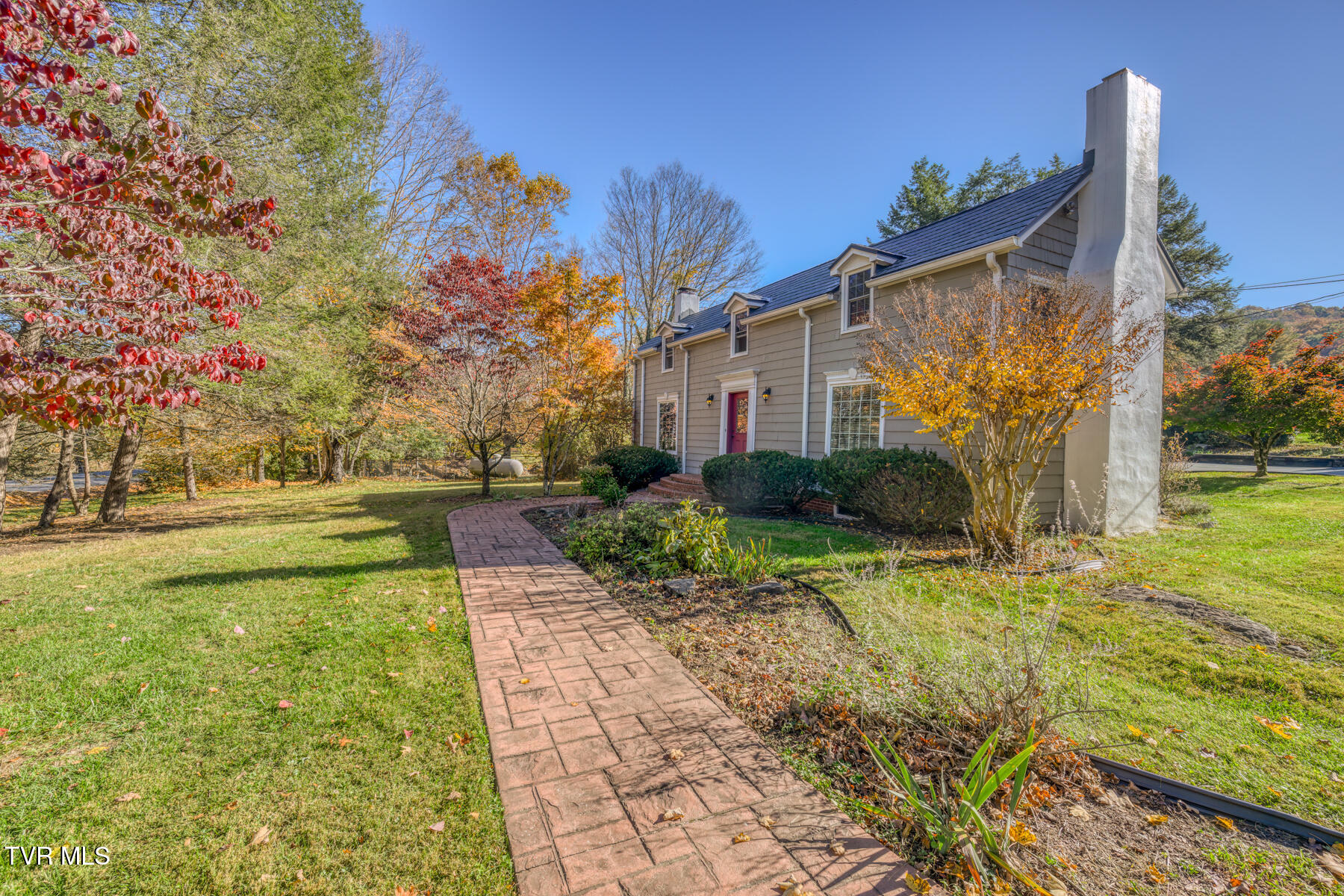 Johnson City, Tennessee 37601, United States, 3 Bedrooms Bedrooms, ,2 BathroomsBathrooms,Residential,Pending,34448