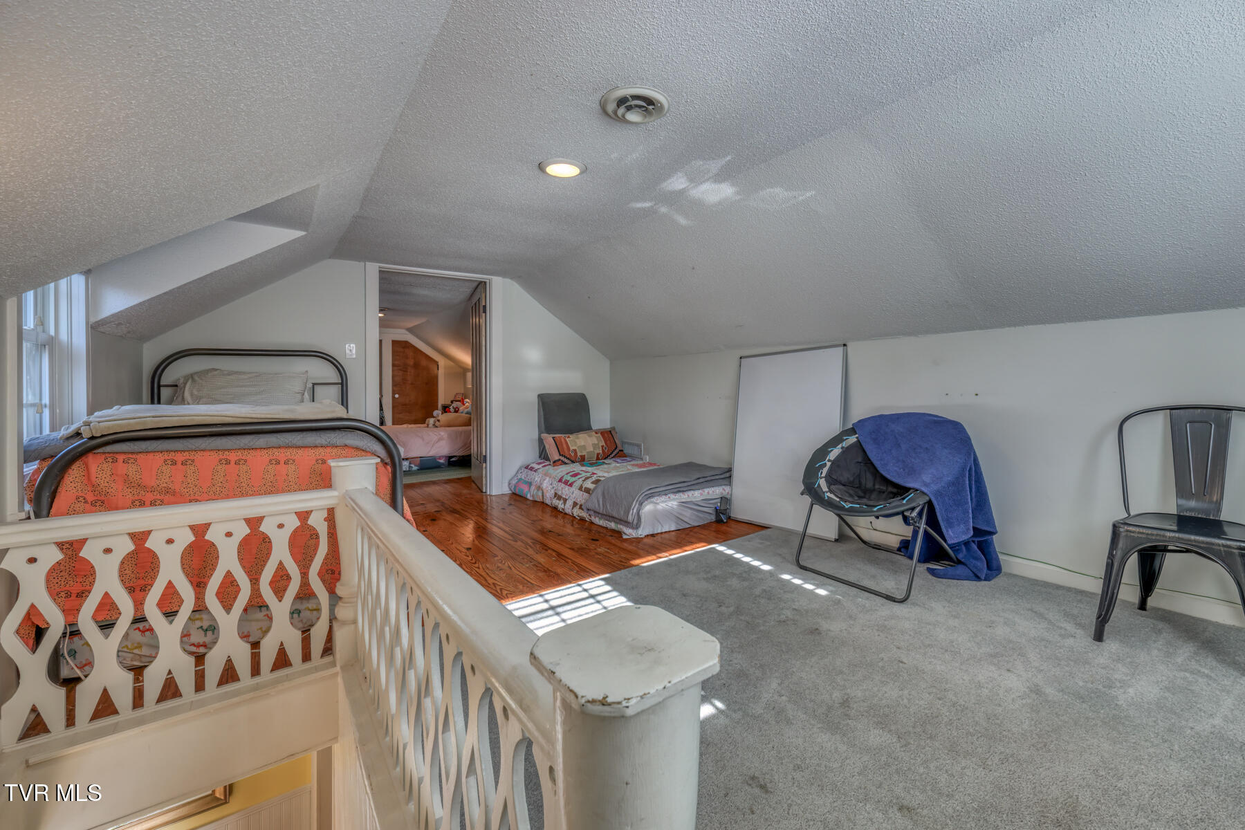 Johnson City, Tennessee 37601, United States, 3 Bedrooms Bedrooms, ,2 BathroomsBathrooms,Residential,Pending,34448